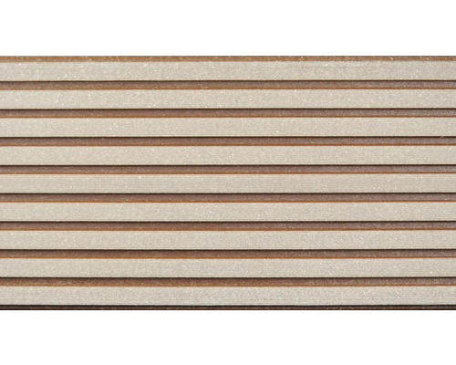Lames de terrasse en composite bois-polymère en détail