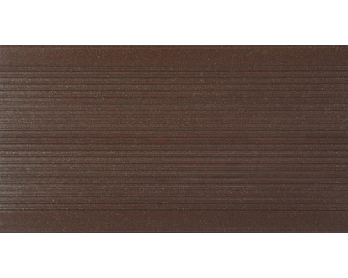 Lame de terrasse en plastique avec surface rainurée