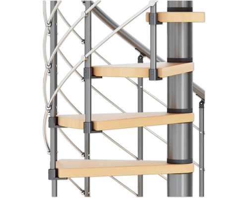 Vue détaillée d''un escalier en colimaçon avec marches en bois et rampe en métal