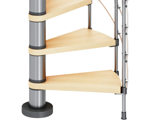 Vue détaillée d''un escalier en colimaçon avec marches en bois et rampe en métal