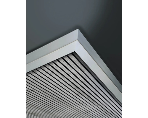 Détail d''un plafond à lamelles en bois avec cadre blanc