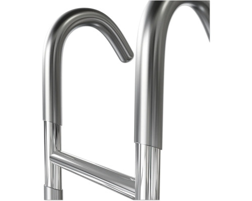 Detailansicht einer Poolleiter aus Metall