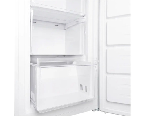 Intérieur d''un réfrigérateur avec des tiroirs transparents