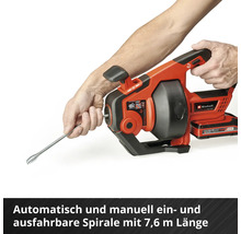 Einhell Abflussreiniger mit 7,6 Meter langer Spirale in Verwendung.