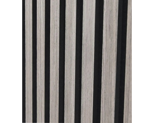 Panneau en bois avec des bandes verticales pour revêtement mural
