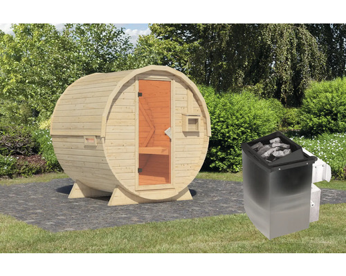 Sauna tonneau en bois avec poêle de sauna dans le jardin
