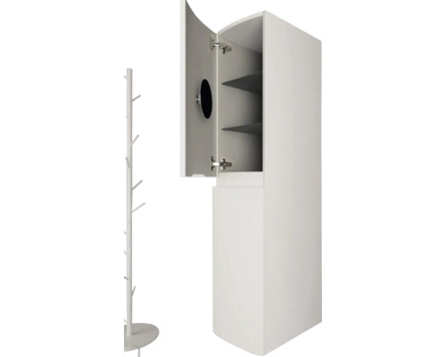 Armoire haute avec porte ouverte et étagères de rangement