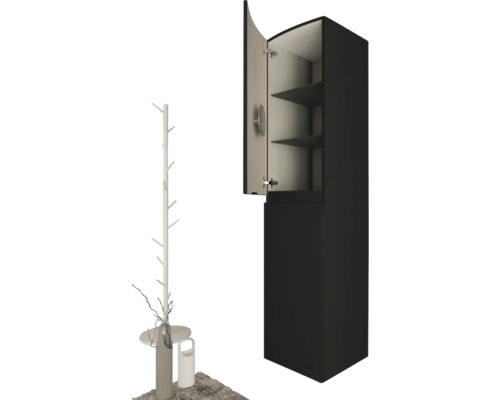 Scène avec armoire haute avec étagères et porte-manteau