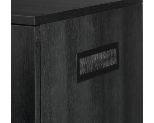 Detailansicht eines schwarzen Büroschranks mit Kabeldurchlass