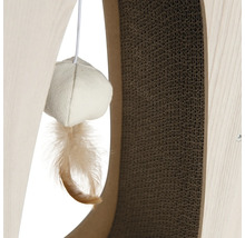Vue détaillée d''un meuble à gratter pour chat avec une souris jouet