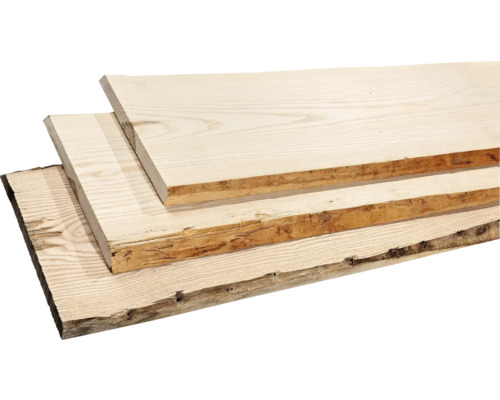 Trois planches de bois brutes