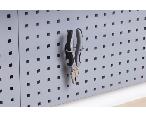 Lochwand mit Kombizange