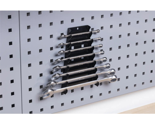 Jeu de clés mixtes sur un panneau perforé