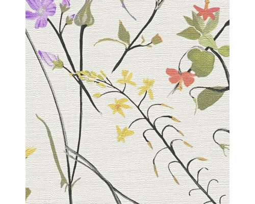 Gros plan d''un motif de papier peint avec des motifs de fleurs et de plantes