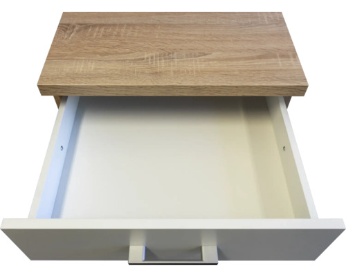 Geöffnete Schublade eines Möbels