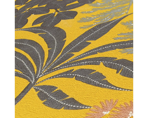 Nahaufnahme einer strukturierten Tapete mit Blättermuster