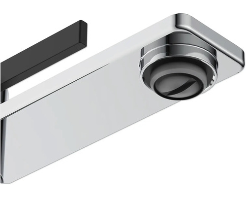 Detailansicht einer Armatur mit eckigem Auslauf