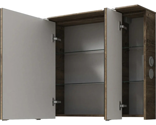 Armoire de toilette ouverte avec étagères