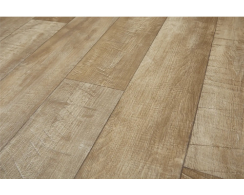 Nahaufnahme von Laminatboden mit Holzstruktur.