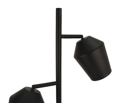 Detailansicht einer Stehlampe mit zwei Lampenschirmen