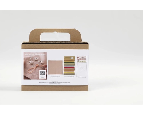 Kit de travaux manuels dans une boîte en carton avec poignée