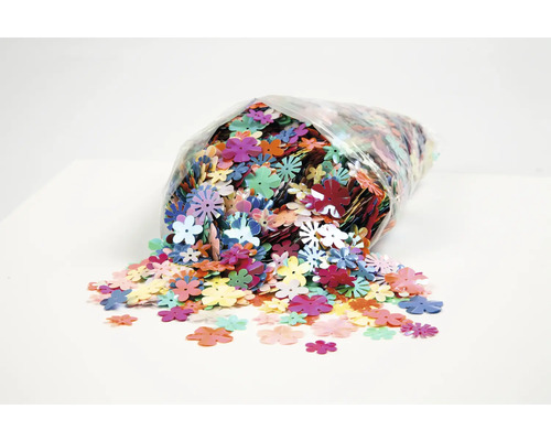 Dekorative Blumenstreuteile in einem durchsichtigen Beutel