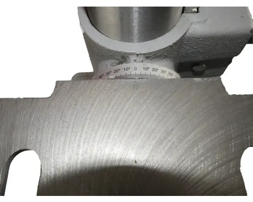 Detailansicht einer Werkzeugmaschine mit Gradanzeige