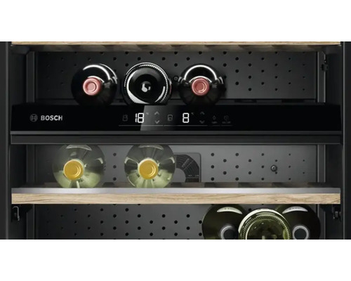 Bosch Weinkühlschrank mit Weinflaschen
