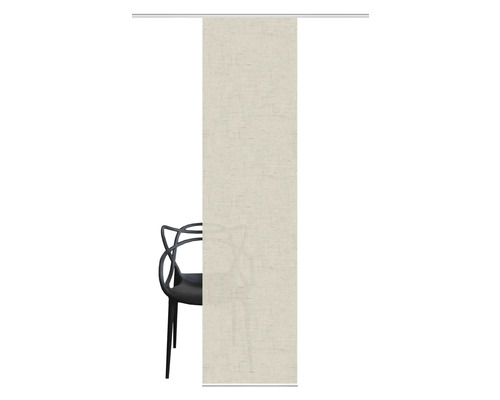 Dekoschals mit Strukturmuster und einem schwarzen Stuhl im Vordergrund.