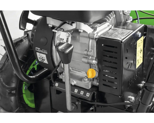 Vue détaillée d''un bloc moteur d''une motobineuse