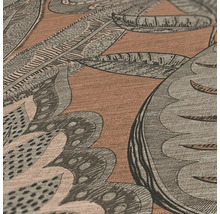 Detailansicht einer gemusterten Tapete mit floralen Motiven für die Wandgestaltung
