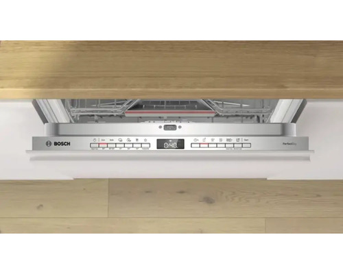 Lave-vaisselle de marque Bosch partiellement ouvert