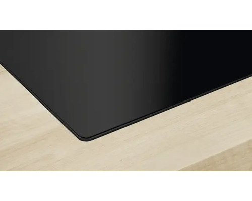 Plaque à induction sur un plan de travail