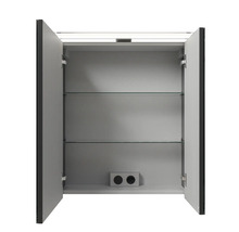 Armoire de toilette ouverte avec deux étagères en verre et prises de courant
