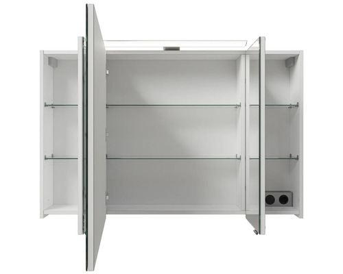 Armoire de toilette ouverte avec étagères en verre et éclairage