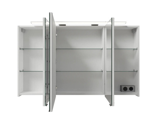 Offener, weisser Spiegelschrank mit Glasablagen und Beleuchtung für das Badezimmer