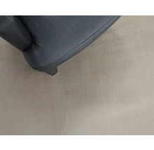 Gros plan sur le pied d''un fauteuil sur un tapis