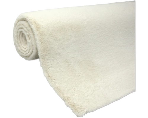Tapis en fausse fourrure enroulé