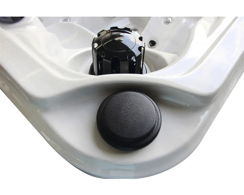 Detailaufnahme eines Whirlpools mit schwarzen Düsen