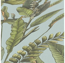 Gros plan d''un papier peint avec un motif botanique de feuilles et de fleurs.