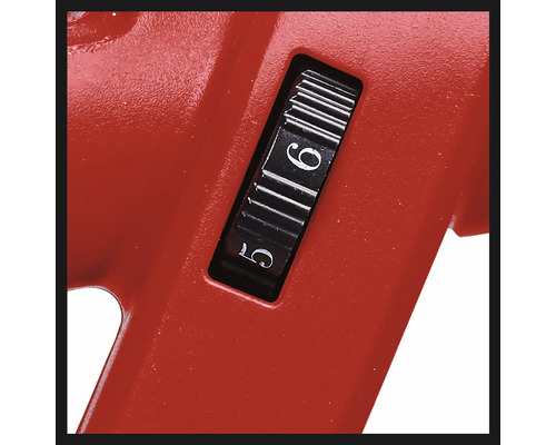 Gros plan d''une molette de réglage avec les chiffres 5 et 6