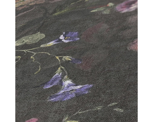 Nahaufnahme einer floralen Tapete mit Blütenmotiven