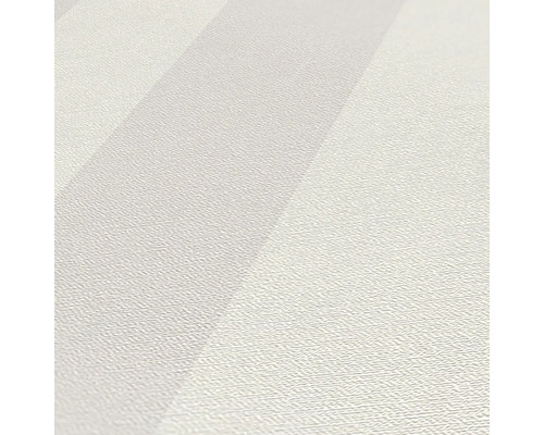 Nahaufnahme einer hellen Vinyltapete mit Streifenmuster