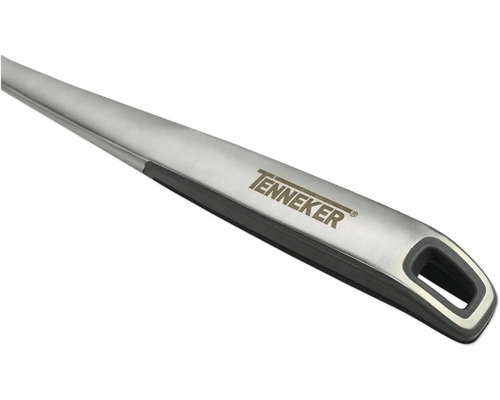 Logo Tenneker sur ustensile de cuisine en acier inoxydable