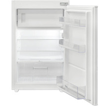 Geöffneter, leerer, weißer Kühlschrank mit Regalen und Fächern