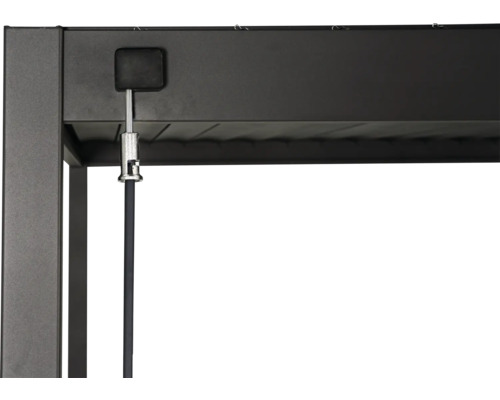 Vue détaillée d''un toit de terrasse avec une tige de traction pour commander la protection solaire