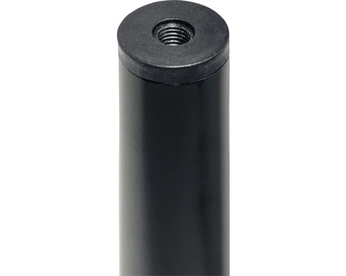 Vue détaillée d''un tube métallique avec filetage intérieur.