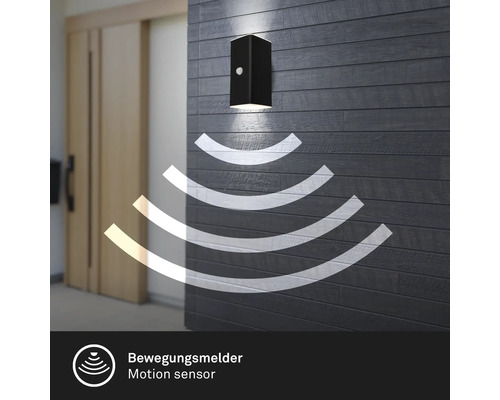 Aussenleuchte mit Bewegungsmelder an einer Hauswand