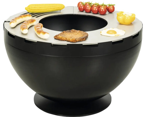 Runder Grilltisch mit Grillgut wie Mais, Tomaten, Würstchen, Steak, Spiegelei und Paprika.