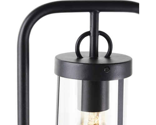 Detailaufnahme einer schwarzen Aussenleuchte mit klarem Glas